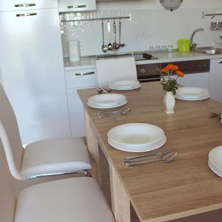 Maria's Paradise Apartment Nin