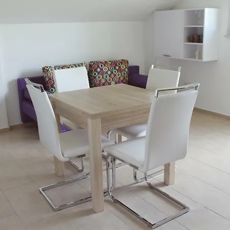 Maria's Paradise * Nin