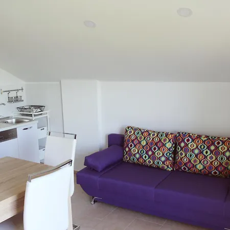 Maria's Paradise * Nin