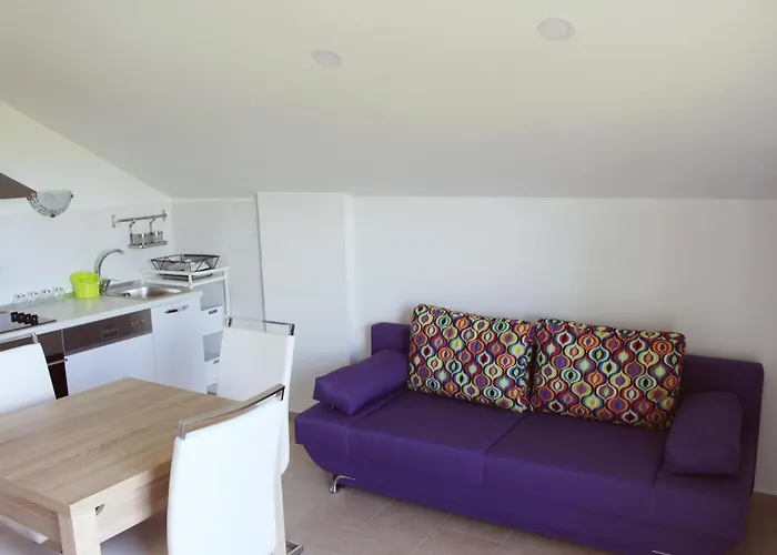 Maria's Paradise * Nin